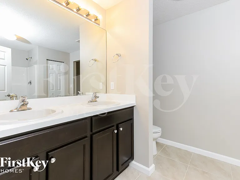 2346 SW Abalon Cir — Photo 8