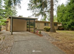 20109 Des Moines Memorial Dr, Seattle, WA 98198