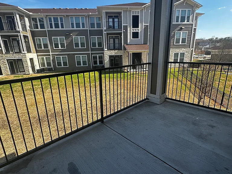 Medical Pkwy — Photo 37