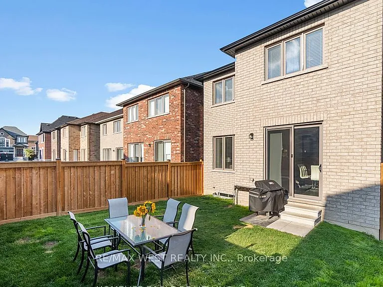 2132 Wilson St — Photo 23
