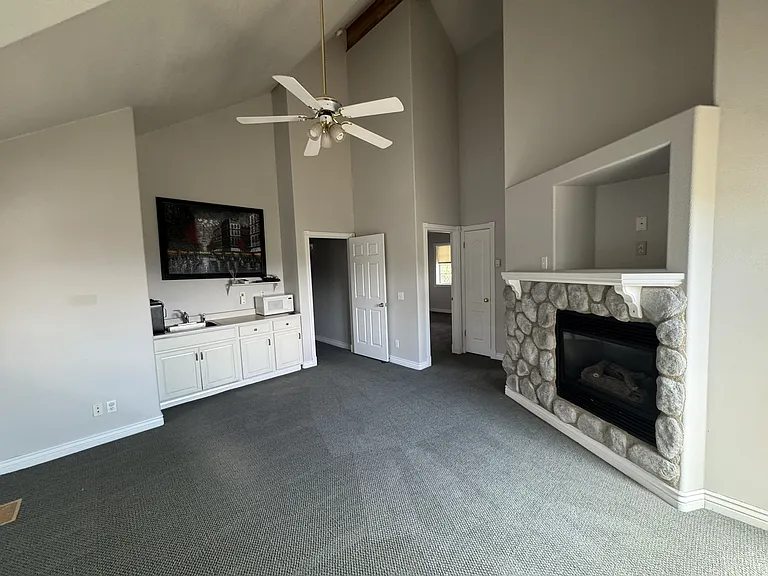 340 Rainbow Ln #B-1 — Photo 11