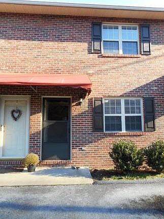 1st image of 405 Ketron Ln