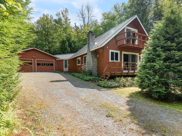 139 Camp Sunapee Road, New London, NH 03257