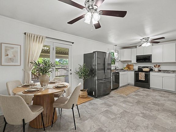 4th image of 6656 Beacon Ln