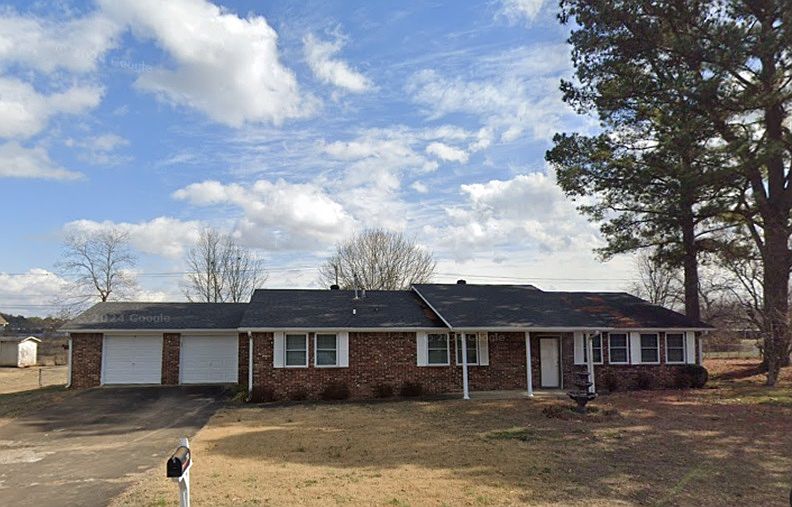 1st image of 210 S Meadow Pl