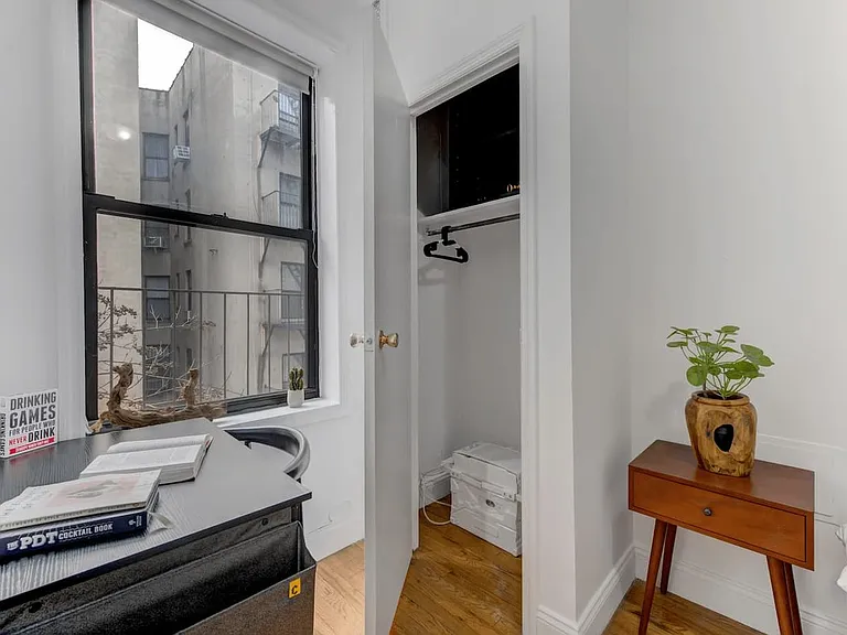 118 E 102nd St #2 — Photo 4
