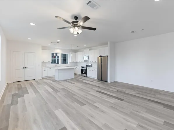 3703 Nagle St #B, Houston, TX 77004