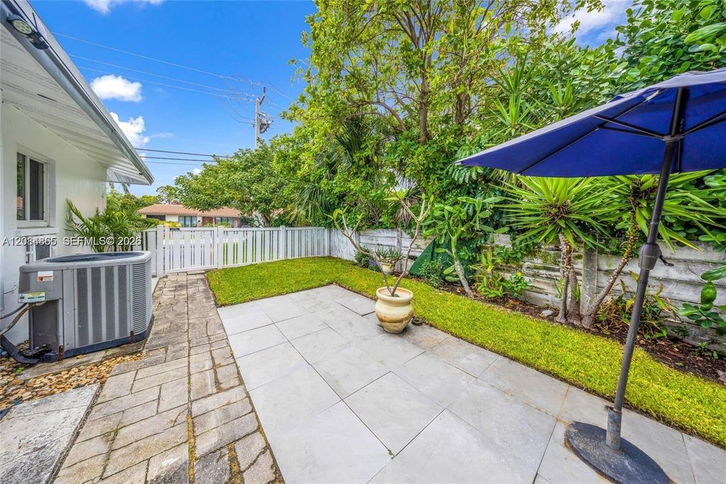 1320 NE 27th Ave #3, photo 3