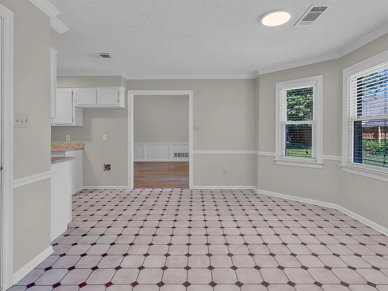 636 Fox Chase Cv N — Photo 9