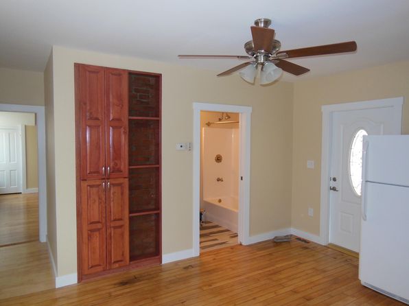 8 Sanderson St #1