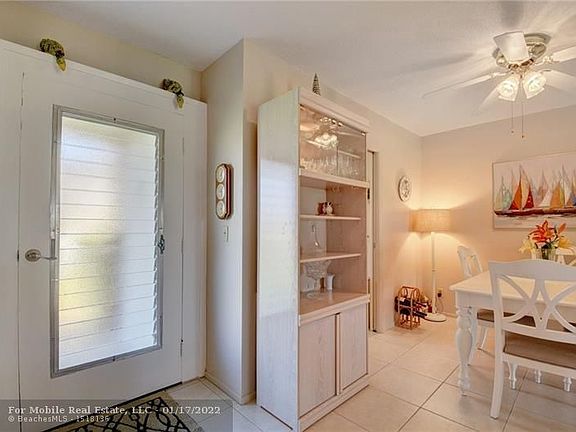4th image of 2610 Barkley Dr W #D