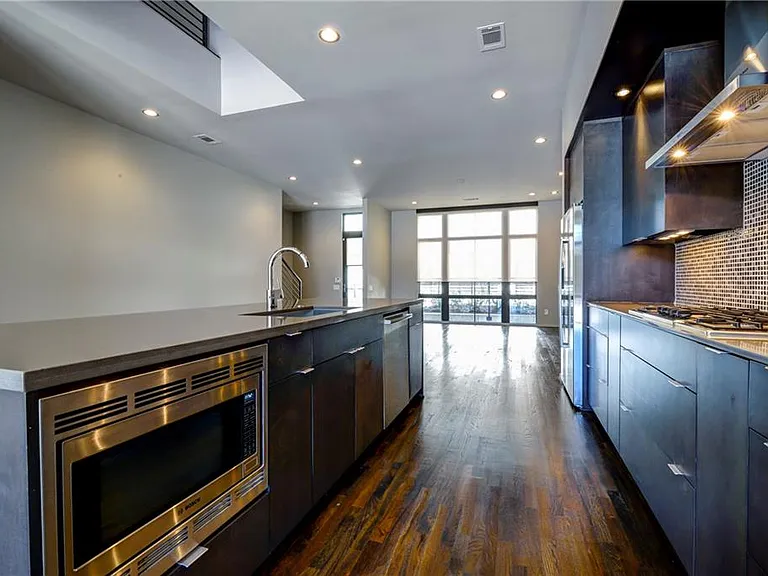 721 Longleaf Dr NE #9 — Photo 6