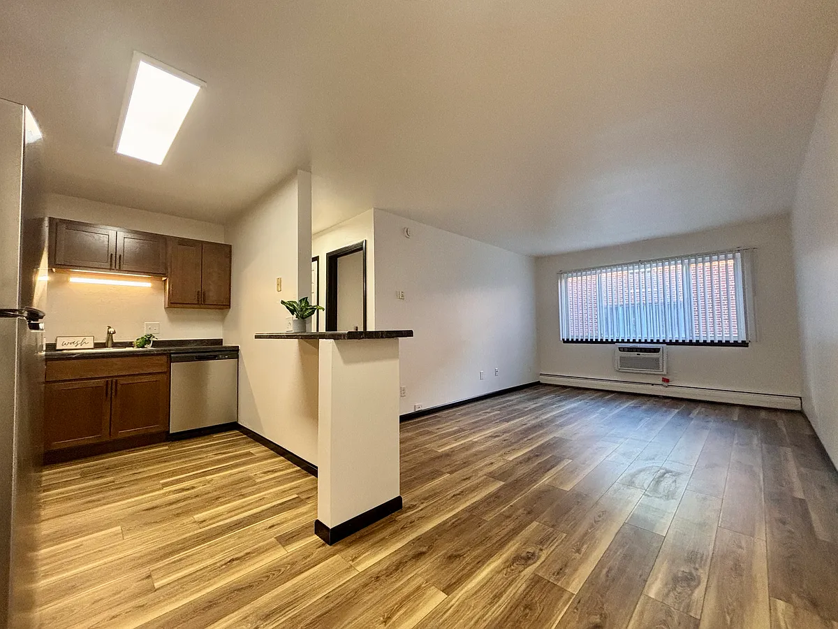 Building Photo - 2306 Badger Pkwy #5