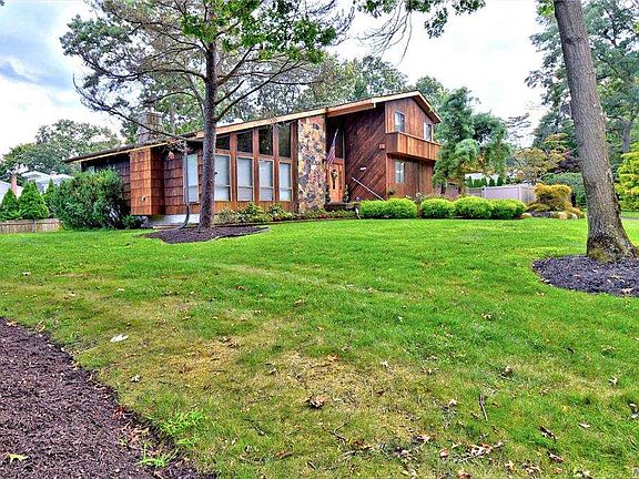 3rd image of 2 Linden Ln