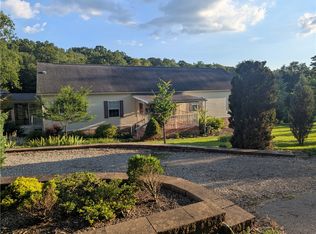 1249 Pinewood Rd, Irwin, PA 15642