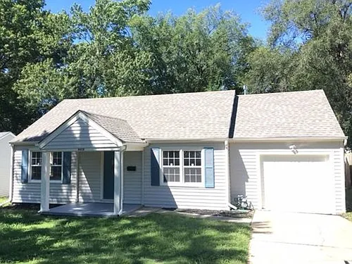 8410 Summit St Photo 1