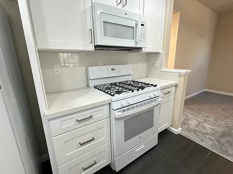 607 Arcadia Ter #203 — Photo 15