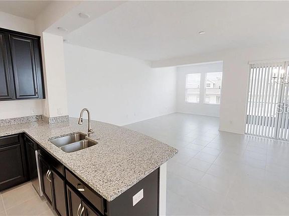 4th image of 17502 Promenade Dr