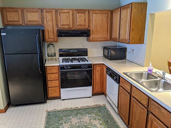 5th image of 654 Appletree Dr
