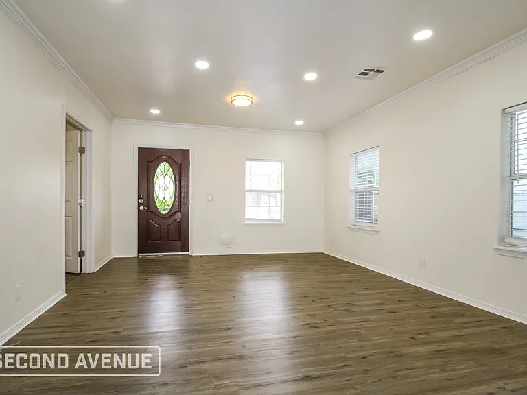 1521 S Blackwelder Ave — Photo 5