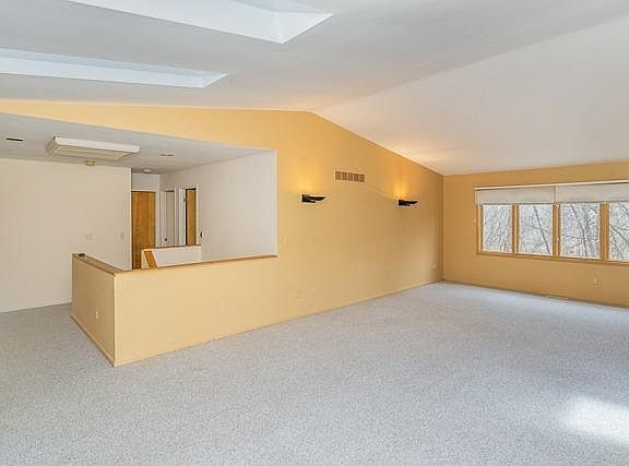 3rd image of 495 Woodgrove Dr