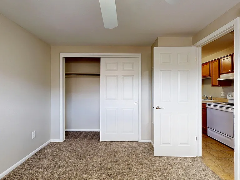 Carousel Apartments — Photo 15