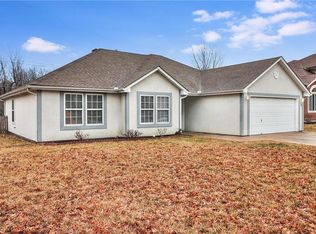 845 Woodland Dr, Grain Valley, MO 64029