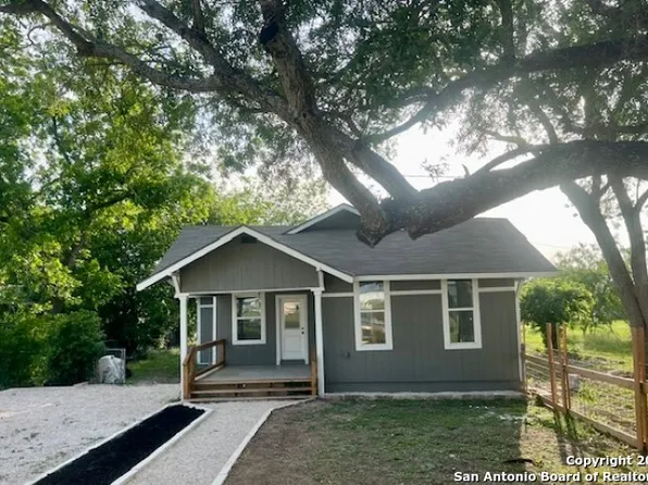 216 S Live Oak, Marion, TX 78124