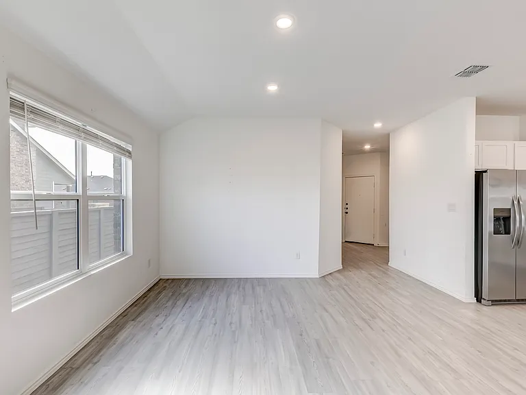591 Avre Loop — Photo 12