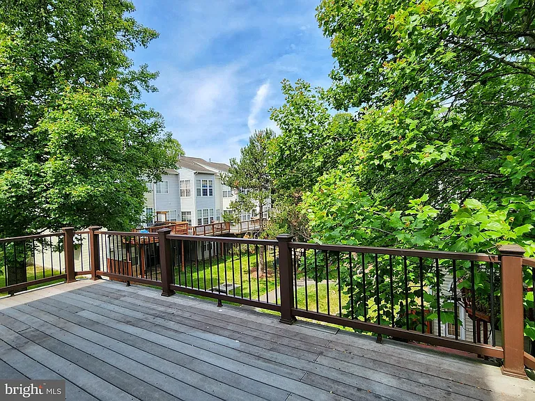 13906 Gothic Dr — Photo 48