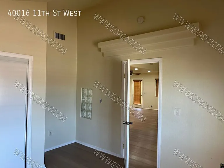40016 11th St W — Photo 11