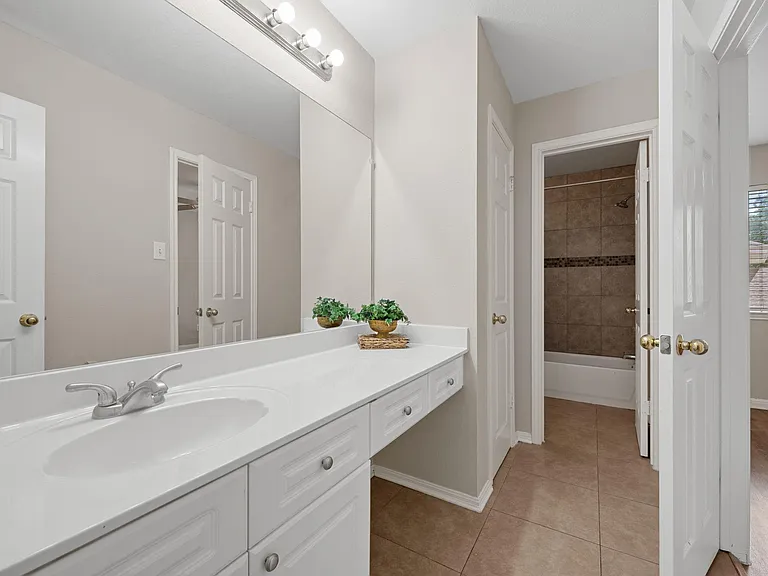 2504 Kimbrook Dr — Photo 17