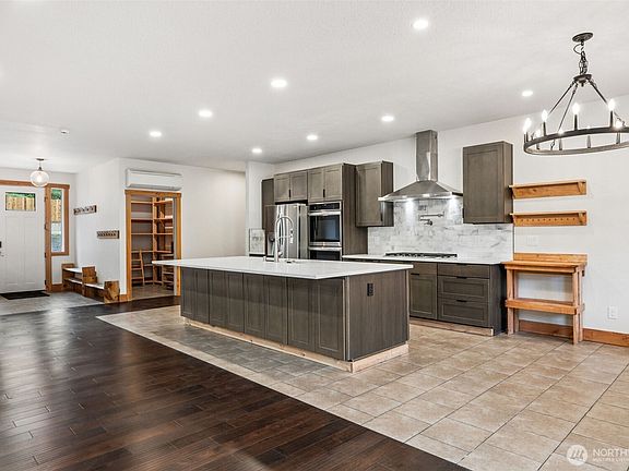 4th image of 4311 E Mason Lake Dr W