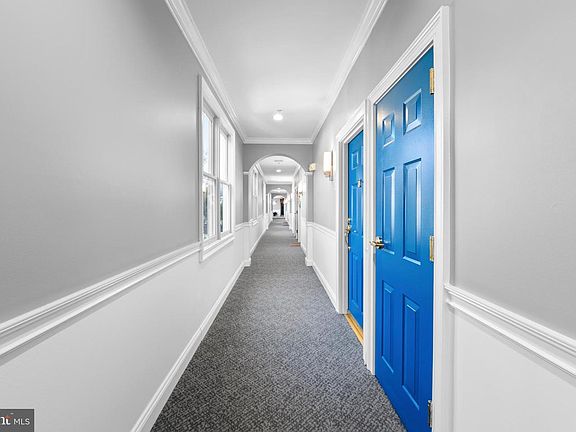 5th image of 302 King Farm Blvd Unit 30208