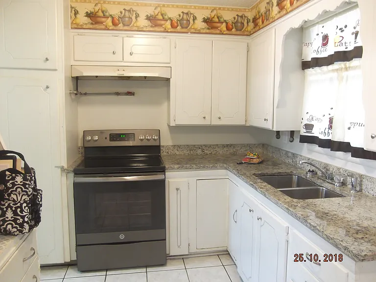 904 W Hefner Rd — Photo 3