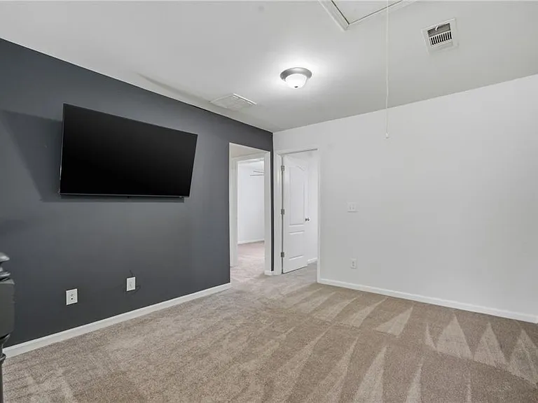 1697 Paxton Dr SW — Photo 21