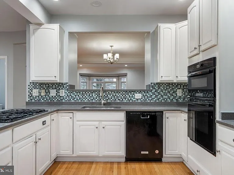 8648 Royal Worcester Ln — Photo 16