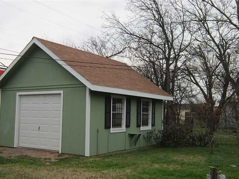 3318 Sherwood Ln — Photo 10