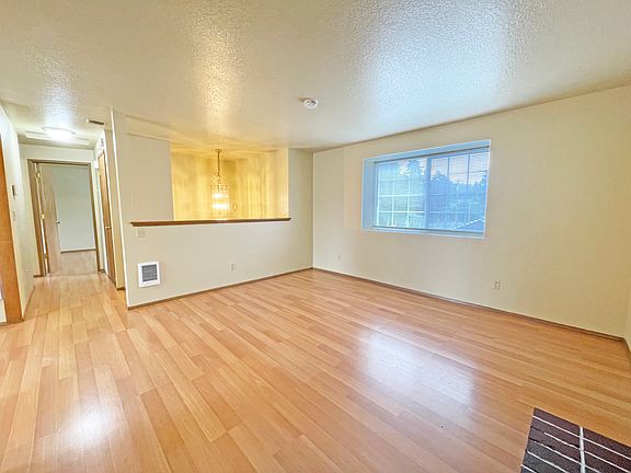 5th image of 10202 8th Avenue Ct S