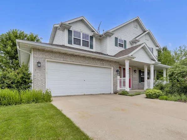 426 East Sunny Hill DRIVE, Elkhorn, WI 53121