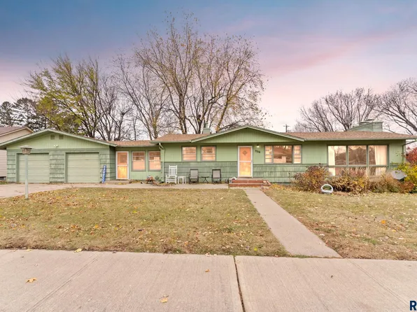 5316 W 33rd St, Sioux Falls, SD 57106