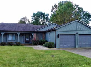 303 Swallowfield Dr, Princeton, IN 47670