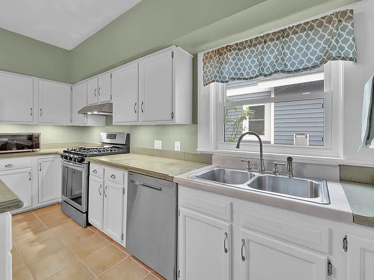 30 W Jackson Rd — Photo 17