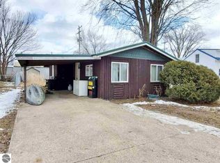 6630 N Maple St, Riverdale, MI 48877