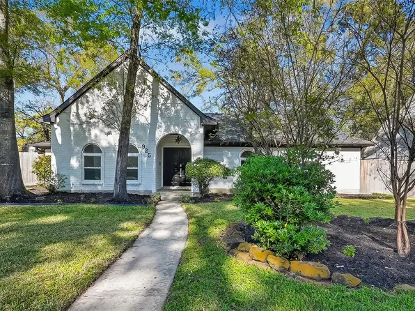 925 Manchester Dr, Conroe, TX 77304