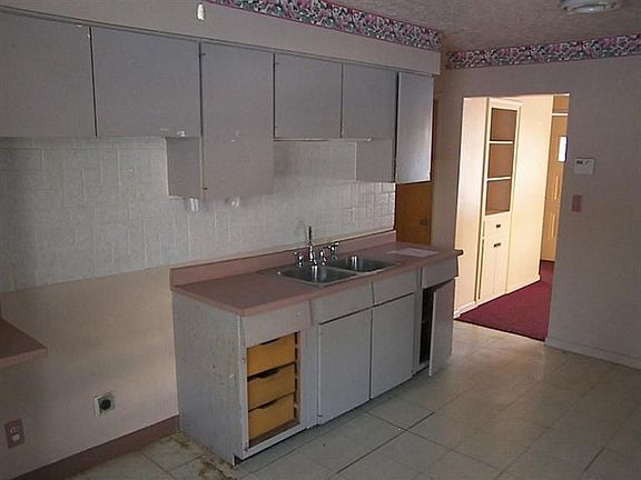 4th image of 4300 Stein Way