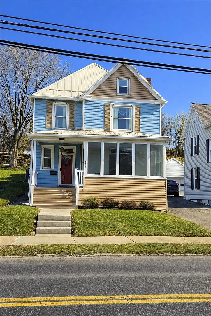 763 E Maiden St photo 1