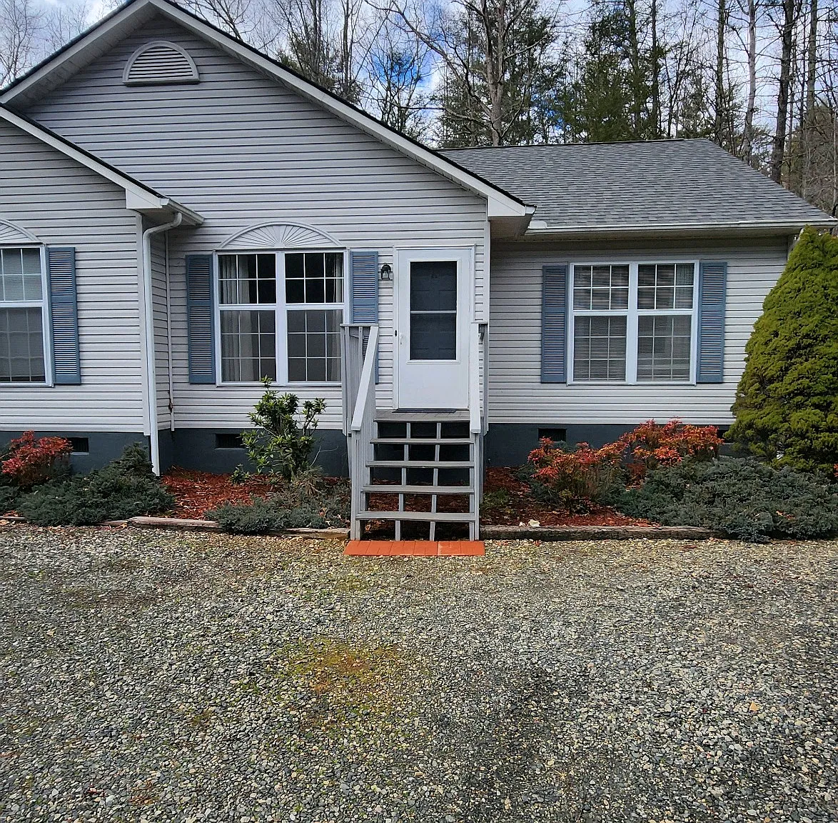 2 bed, 859 sqft, $1,200 — Photo 1