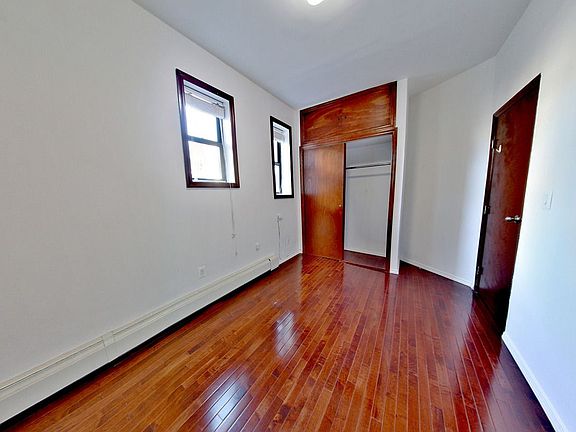 5th image of 121 Essex St APT 1