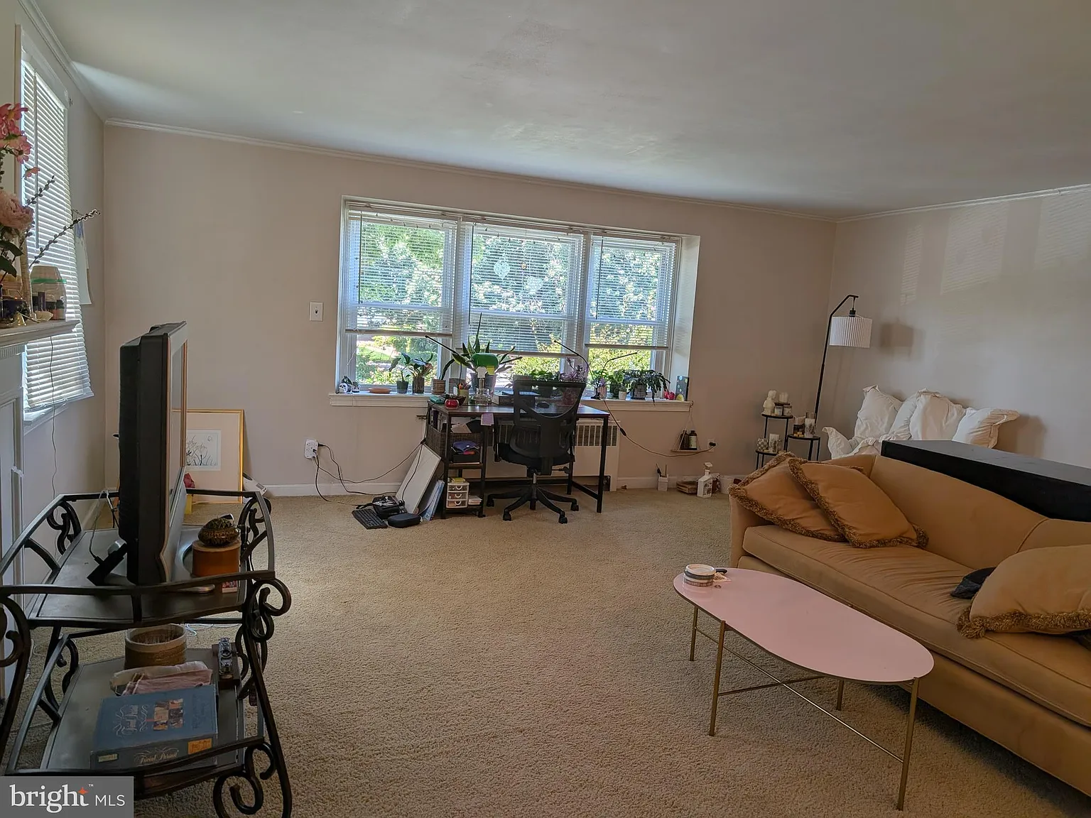 1 bed, 950 sqft, $1,350 — Photo 2